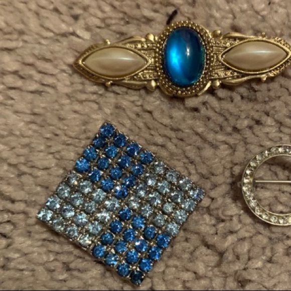 Brooch bundle - Picture 1 of 3
